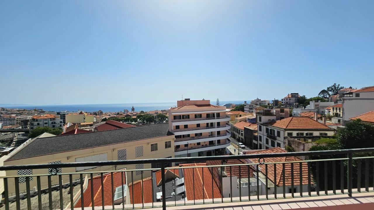 Garden And Seaview Apartment - Free Parking 푼샬 외부 사진